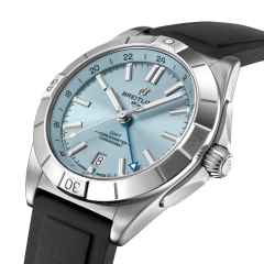 Breitling Chronomat Automatic GMT 40 Edelstahl Platin eisblaues Zifferblatt schwarzes Kautschukband – Herrenuhren Uhr mit Datum aus 950 Platin, Edelstahl und Kautschuk. Das Gehäuse ist rund und silber. Das Kautschuk / Kunststoff / Silikon Armband ist schwarz. Das Zifferblatt ist ein Index in blau. – Ansicht 2