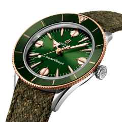Breitling Superocean Heritage 57 Highlands Automatik Edelstahl 38mm grünes Zifferblatt Metallband – Herrenuhren Uhr ohne Datum aus 750 Rotgold, Edelstahl und Keramik. Das Gehäuse ist rund und silber-roségold. Das Edelstahlarmband ist silber. Das Zifferblatt ist ein Index in grün. – Ansicht 2
