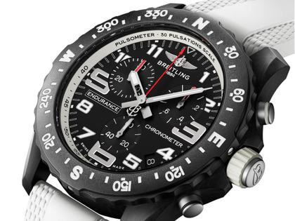Breitling Endurance Pro 44 Chronograph Quarz Breitlight schwarzes Zifferblatt weißes Kautschukband – Herrenuhren Chronograph aus Kautschuk und Sonstiges. Das Gehäuse ist rund und schwarz. Das Kautschuk / Kunststoff / Silikon Armband ist weiß. Das Zifferblatt ist arabisch Index und schwarz. – Ansicht 4