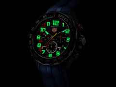 TAG Heuer Formula 1 Chronograph X Oracle RedBull Racing Limited Edition Quarz Edelstahl 43mm Schwarz-DLC blaues Zifferblatt blaues Kautschukband – Herrenuhren Chronograph aus DLC beschichtet, Edelstahl und Keramik. Das Gehäuse ist rund und schwarz. Das Kautschuk / Kunststoff / Silikon Armband ist blau. Das Zifferblatt ist arabisch Index und blau. – Ansicht 6