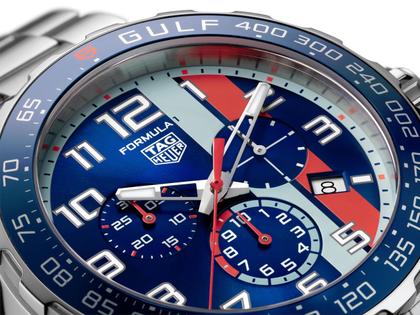 TAG Heuer Formula 1 Chronograph X Gulf Quarz Edelstahl 43mm blaues Zifferblatt Metallband – Herrenuhren Chronograph aus Aluminium und Edelstahl. Das Gehäuse ist rund und silber. Das Edelstahlarmband ist silber. Das Zifferblatt ist arabisch Index und blau. – Ansicht 5
