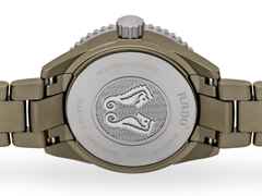 Rado Captain Cook  Diver Keramik olivgrün Keramikband – Herrenuhren Uhr mit Datum aus Keramik. Das Gehäuse ist rund und grün. Das Keramikarmband ist grün. Das Zifferblatt ist ein Index in grün. – Ansicht 3