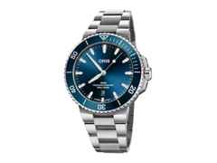 Oris Aquis Date Automatik Edelstahl 43,5mm blaues Zifferblatt Metallband – Herrenuhren Uhr mit Datum aus Edelstahl und Keramik. Das Gehäuse ist rund und silber. Das Edelstahlarmband ist silber. Das Zifferblatt ist ein Index in blau.