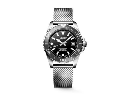 Longines HydroConquest Automatik Edelstahl 39mm schwarzes Zifferblatt Metallband – Herrenuhren Uhr mit Datum aus Edelstahl. Das Gehäuse ist rund und silber. Das Edelstahlarmband ist silber. Das Zifferblatt ist ein Index in schwarz.