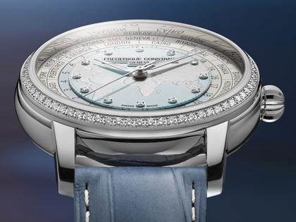 Frederique Constant Manufacture Classic Worldtimer Automatik Edelstahl 40mm blaues Zifferblatt mit Brillanten blaues Lederband limitiert – Herrenuhren Uhr ohne Datum aus Edelstahl und Leder. Das Gehäuse ist rund und silber. Das Lederarmband Kroko / Alligator ist blau. Das Zifferblatt ist ein Index in blau. – Ansicht 5