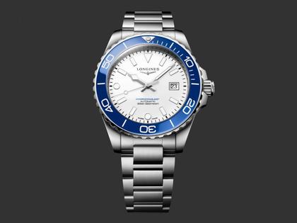 Longines HydroConquest Sylt Edition 2026 Automatik Edelstahl 42mm weißes Zifferblatt Metallband – Herrenuhren Uhr mit Datum aus Edelstahl und Keramik. Das Gehäuse ist rund und silber. Das Edelstahlarmband ist silber. Das Zifferblatt ist ein Index in weiß. – Ansicht 7