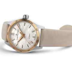 Hamilton Jazzmaster Performer Auto Edelstahl 34mm Perlmutt-Zifferblatt beiges Lederband – Damenuhren Uhr ohne Datum aus Edelstahl und Leder. Das Gehäuse ist rund und silber. Das Lederarmband ist beige. Das Zifferblatt ist ein Index in weiß. – Ansicht 3