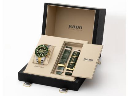 Rado Captain Cook Chronograph Automatik Edelstahl grün Metallband – Herrenuhren Chronograph aus Edelstahl, Keramik und Leder. Das Gehäuse ist rund und silber-gelbgold. Das Edelstahlarmband ist silber-gelbgold. Das Zifferblatt ist ein Index in grün. – Ansicht 2