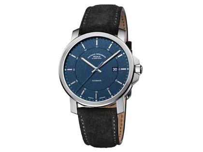 Mühle Glashütte 29er Casual Automatik Edelstahl 42,4mm blaues Zifferblatt beiges Canvasband – Herrenuhren Uhr mit Datum aus Edelstahl und Leder. Das Gehäuse ist rund und silber. Das Textilarmband ist grau. Das Zifferblatt ist ein Index in blau. – Ansicht 3