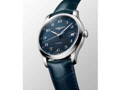 Longines Master Collection Automatik Edelstahl 39mm blaues Zifferblatt blaues Lederband – Herrenuhren Uhr mit Datum aus Edelstahl und Leder. Das Gehäuse ist rund und silber. Das Lederarmband ist blau. Das Zifferblatt ist arabisch und blau. – Ansicht 3