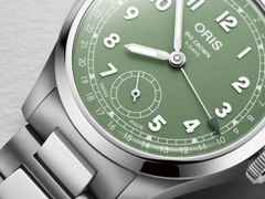 Oris Big Crown Pointer Date Calibre 403 Automatik Edelstahl 40mm grünes Zifferblatt Metallband – Herrenuhren Uhr mit Datum aus Edelstahl. Das Gehäuse ist rund und silber. Das Edelstahlarmband ist silber. Das Zifferblatt ist arabisch und grün. – Ansicht 4