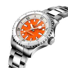 Breitling Superocean Automatic 36 Edelstahl orangenes Zifferblatt Metallband – Damenuhren Uhr ohne Datum aus Edelstahl und Keramik. Das Gehäuse ist rund und silber. Das Edelstahlarmband ist silber. Das Zifferblatt ist ein Index in orange. – Ansicht 2