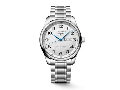 Longines Master Collection Automatik Edelstahl 42mm silbernes Zifferblatt Metallband – Herrenuhren Uhr mit Datum aus Edelstahl. Das Gehäuse ist rund und silber. Das Edelstahlarmband ist silber. Das Zifferblatt ist arabisch und silber.
