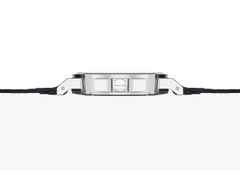 Nomos Glashütte Ahoi neomatik 38 Datum Automatik Edelstahl silbernes Zifferblatt dunkelblaues Textilband Stahlboden – Herrenuhren Uhr mit Datum aus Edelstahl. Das Gehäuse ist rund und silber. Das Textilarmband ist blau. Das Zifferblatt ist arabisch Index und silber. – Ansicht 2