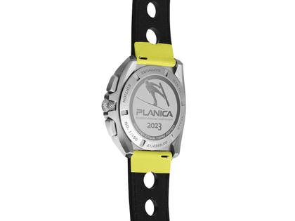 Junghans 1972 Chronoscope FIS Edition Lemon 2023 Quarz Edelstahl 43mm gelbes Zifferblatt gelbes Lederband – Herrenuhren Chronograph aus Edelstahl. Das Gehäuse ist rund und silber. Das Lederarmband ist gelb. Das Zifferblatt ist ein Index in gelb. – Ansicht 3