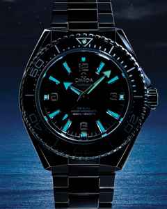 Omega Seamaster Planet Ocean 600M Automatik Edelstahl 42mm schwarzes Zifferblatt schwarze Keramiklünette Metallband – Herrenuhren Uhr ohne Datum aus Edelstahl und Keramik. Das Gehäuse ist rund und silber. Das Edelstahlarmband ist silber. Das Zifferblatt ist arabisch Index und schwarz. – Ansicht 5