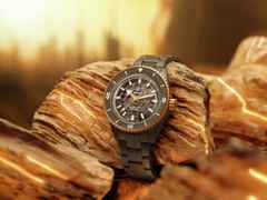 Rado Captain Cook High-Tech Ceramic Skeleton Automatik Keramik 43mm graues Zifferblatt olivgrünes Keramikband – Herrenuhren Uhr ohne Datum aus Edelstahl, Keramik, PVD beschichtet und Titan. Das Gehäuse ist rund und grau. Das Keramikarmband ist grau. Das Zifferblatt ist ein Index in grau. – Ansicht 8