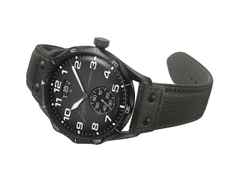 Junghans Meister Pilot Automatic Edelstahl DLC-Schwarz 43mm graues Zifferblatt schwarzes Lederband – Herrenuhren Uhr mit Datum aus DLC beschichtet, Edelstahl und Leder. Das Gehäuse ist rund und grau. Das Lederarmband ist schwarz. Das Zifferblatt ist arabisch Index und grau. – Ansicht 2