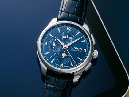 Union Glashütte Belisar Chronograph Mondphase Automatik Edelstahl 42mm blaues Zifferblatt blaues Lederband – Herrenuhren Chronograph aus Edelstahl und Leder. Das Gehäuse ist rund und silber. Das Lederarmband ist blau. Das Zifferblatt ist arabisch Index und blau. – Ansicht 2