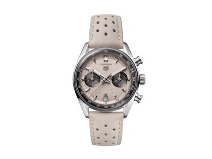 TAG Heuer Carrera Sand Chronograph Limited Edition Automatik Edelstahl 39mm beiges Zifferblatt beiges Lederband – Herrenuhren Chronograph aus Edelstahl und Leder. Das Gehäuse ist rund und silber. Das Lederarmband ist beige. Das Zifferblatt ist ein Index in beige.