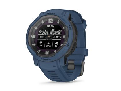 Garmin Instinct Crossover Solar faserverstärktes Polymer dunkelblau 45 mm Kautschukband dunkelblau – Herrenuhren Uhr Multifunktion aus Kautschuk und Kunststoff. Das Gehäuse ist rund und blau. Das Kautschuk / Kunststoff / Silikon Armband ist blau. Das Zifferblatt ist analog digital und schwarz. – Ansicht 2