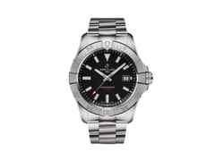 Breitling Avenger Automatik 42 Edelstahl schwarzes Zifferblatt Metallband – Herrenuhren Uhr mit Datum aus Edelstahl. Das Gehäuse ist rund und silber. Das Edelstahlarmband ist silber. Das Zifferblatt ist ein Index in schwarz.