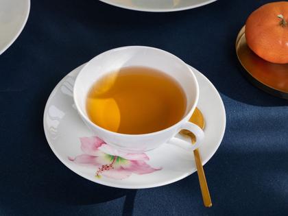 Meissen Giant Bloom Teetasse "Hibiskus" – Porzellanwaren Tafelporzellan in weiß und aus Porzellan. – Ansicht 4