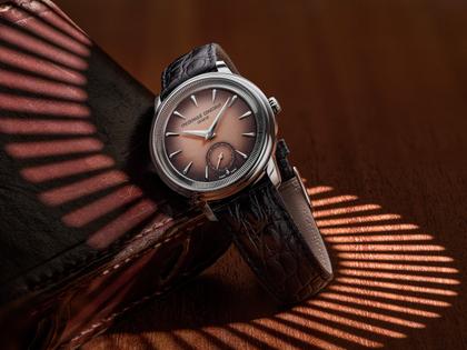 Frederique Constant Classics Moneta Handaufzug Edelstahl 38,5mm braunes Zifferblatt schwarzes Lederband limitiert – Herrenuhren Uhr ohne Datum aus Edelstahl und Leder. Das Gehäuse ist rund und silber. Das Lederarmband ist schwarz. Das Zifferblatt ist ein Index in braun. – Ansicht 7