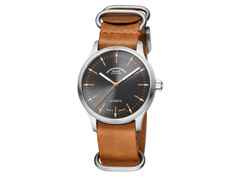 Mühle Glashütte Panova Grau Automatik Edelstahl 40mm braunes Lederband – Herrenuhren Uhr ohne Datum aus Edelstahl und Leder. Das Gehäuse ist rund und silber. Das Lederarmband ist braun. Das Zifferblatt ist ein Index in grau.