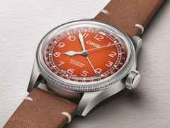Oris Big Crown Pointer Date X Cervo Volante Automatik Edelstahl 40mm orangefarbenes Zifferblatt braunes Lederband – Herrenuhren Uhr mit Datum aus Edelstahl und Leder. Das Gehäuse ist rund und silber. Das Lederarmband ist braun. Das Zifferblatt ist arabisch und orange. – Ansicht 4