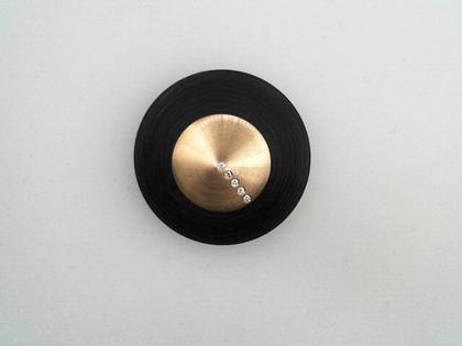 TeNo Anhänger Roségold Carbon Titan mit Brillanten 0,035ct – Anhänger Anhänger mit Besatz aus 585 Rotgold, Carbon, Titan und und .