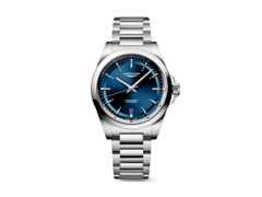 Longines Conquest Automatik Edelstahl 38mm blaues Zifferblatt Metallband – Herrenuhren Uhr mit Datum aus Edelstahl. Das Gehäuse ist rund und silber. Das Edelstahlarmband ist silber. Das Zifferblatt ist ein Index in blau.