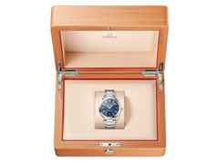 Omega Seamaster Aqua Terra 150M Automatik Edelstahl 41mm blaues Zifferblatt Metallband – Herrenuhren Uhr mit Datum aus Edelstahl. Das Gehäuse ist rund und silber. Das Edelstahlarmband ist silber. Das Zifferblatt ist ein Index in blau. – Ansicht 3