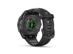 Garmin fenix 8 43mm AMOLED faserverstärktes Polymer Edelstahl titangrau beschichtet schwarzes Kautschukband – Damenuhren Uhr Multifunktion aus DLC beschichtet, Edelstahl und Kautschuk. Das Gehäuse ist rund und schwarz. Das Kautschuk / Kunststoff / Silikon Armband ist schwarz. Das Zifferblatt ist digital und schwarz. – Ansicht 4