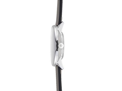 Junghans FORM A Datum Automatik Edelstahl 39mm silbernes Zifferblatt schwarzes Lederband – Herrenuhren Uhr mit Datum aus Edelstahl. Das Gehäuse ist rund und silber. Das Lederarmband ist schwarz. Das Zifferblatt ist ein Index in silber. – Ansicht 2