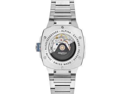 Alpina Alpiner Extreme Automatik Edelstahl 39mm blaues Zifferblatt Metallband – Herrenuhren Uhr mit Datum aus Edelstahl. Das Gehäuse ist rund und silber. Das Edelstahlarmband ist silber. Das Zifferblatt ist ein Index in blau. – Ansicht 2