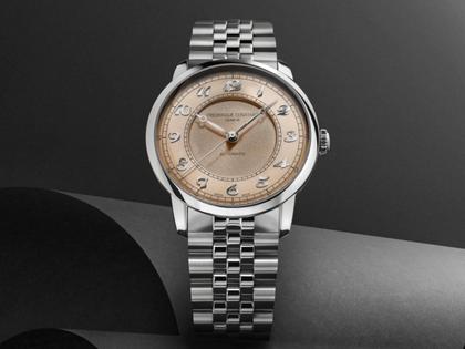 Frederique Constant Classics Premiere Automatik Edelstahl 38,5mm beiges Zifferblatt Metallband – Herrenuhren Uhr ohne Datum aus Edelstahl. Das Gehäuse ist rund und silber. Das Edelstahlarmband ist silber. Das Zifferblatt ist arabisch und beige. – Ansicht 4