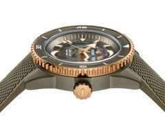 Rado Captain Cook High-Tech Ceramic Skeleton Automatik Keramik 43mm graues Zifferblatt olivgrünes Kautschukband – Herrenuhren Uhr ohne Datum aus Edelstahl, Kautschuk, Keramik, PVD beschichtet und Titan. Das Gehäuse ist rund und grau. Das Kautschuk / Kunststoff / Silikon Armband ist grau. Das Zifferblatt ist ein Index in grau. – Ansicht 3