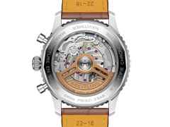 Breitling Navitimer B19 Chronograph 43 Perpetual Calendar Automatik Edelstahl graues Zifferblatt braunes Lederband – Herrenuhren Chronograph aus 950 Platin, Edelstahl und Leder. Das Gehäuse ist rund und silber. Das Lederarmband Kroko / Alligator ist braun. Das Zifferblatt ist ein Index in grau. – Ansicht 2