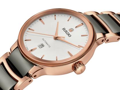 Rado Centrix Diamonds Automatik Edelstahl Roségold-PVD 30,5mm weißes Zifferblatt Metallband – Damenuhren Uhr mit Datum aus Edelstahl, Keramik und PVD beschichtet. Das Gehäuse ist rund und roségold. Das Keramikarmband ist grau. Das Zifferblatt ist ein Index in weiß. – Ansicht 2
