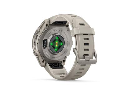 Garmin Fenix 9 faserverstärktes Polymer 43mm digitales Display graues Silikonband – Herrenuhren Uhr Multifunktion aus Kautschuk, Kunststoff und Titan. Das Gehäuse ist rund und grau. Das Kautschuk / Kunststoff / Silikon Armband ist grau. Das Zifferblatt ist digital und schwarz. – Ansicht 4