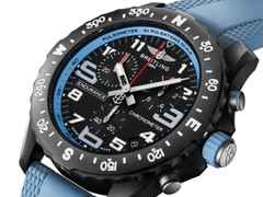 Breitling Endurance Pro 44 Chronograph Quarz Breitlight schwarzes Zifferblatt blaues Kautschukband – Herrenuhren Chronograph aus Kautschuk und Sonstiges. Das Gehäuse ist rund und schwarz. Das Kautschuk / Kunststoff / Silikon Armband ist blau. Das Zifferblatt ist arabisch Index und schwarz. – Ansicht 4