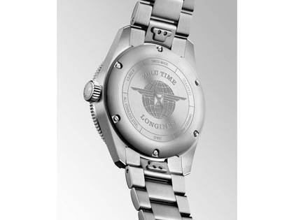 Longines Spirit Zulu Time Automatik Edelstahl 39mm schwarzes Zifferblatt Metallband – Herrenuhren Uhr mit Datum aus Edelstahl. Das Gehäuse ist rund und silber. Das Edelstahlarmband ist silber. Das Zifferblatt ist arabisch Index und schwarz. – Ansicht 3