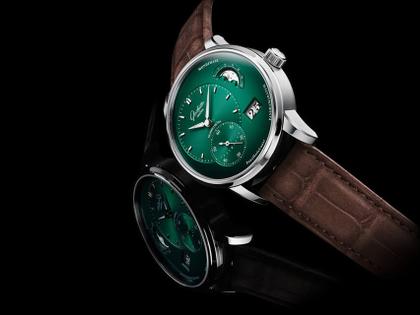 Glashütte Original PanoMaticLunar Automatik Edelstahl 40mm grünes Zifferblatt braunes Lederband – Herrenuhren Uhr mit Datum aus Edelstahl. Das Gehäuse ist rund und silber. Das Lederarmband Kroko / Alligator ist braun. Das Zifferblatt ist ein Index in grün. – Ansicht 5