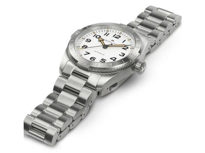 Hamilton Khaki Field Expedition Automatik Edelstahl 41mm weißes Zifferblatt Metallband – Herrenuhren Uhr ohne Datum aus Edelstahl. Das Gehäuse ist rund und silber. Das Edelstahlarmband ist silber. Das Zifferblatt ist ein Index in weiß. – Ansicht 2