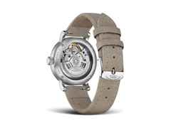 Mühle Glashütte Teutonia IV Lady Automatik Edelstahl 33,5mm himbeerfarbenes Zifferblatt beiges Lederband – Damenuhren Uhr mit Datum aus Edelstahl. Das Gehäuse ist rund und silber. Das Lederarmband ist beige. Das Zifferblatt ist ein Index in rot. – Ansicht 2