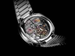 H. Moser & Cie. Streamliner Perpetual Calendar Anthrazit Fumé Handaufzug Edelstahlband 42mm graues Zifferblatt Metallband – Herrenuhren Uhr mit Datum aus Edelstahl. Das Gehäuse ist rund und silber. Das Edelstahlarmband ist silber. Das Zifferblatt ist ein Index in grau. – Ansicht 3