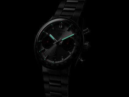 TAG Heuer Carrera Chronograph Automatik Edelstahl 39mm silberfarbenes Zifferblatt Metallband – Herrenuhren Chronograph aus Edelstahl und Keramik. Das Gehäuse ist rund und silber. Das Edelstahlarmband ist silber. Das Zifferblatt ist ein Index in silber. – Ansicht 6