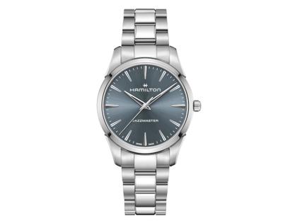 Hamilton Jazzmaster Quartz Edelstahl 40mm blaues Zifferblatt Metallband – Herrenuhren Uhr ohne Datum aus Edelstahl. Das Gehäuse ist rund und silber. Das Edelstahlarmband ist silber. Das Zifferblatt ist ein Index in blau.