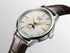 Longines Flagship Heritage Automatik Edelstahl 38,5mm beiges Zifferblatt braunes Lederband – Herrenuhren Uhr mit Datum aus Edelstahl, Leder und vergoldet. Das Gehäuse ist rund und silber. Das Lederarmband Kroko / Alligator ist braun. Das Zifferblatt ist ein Index in silber. – Ansicht 2